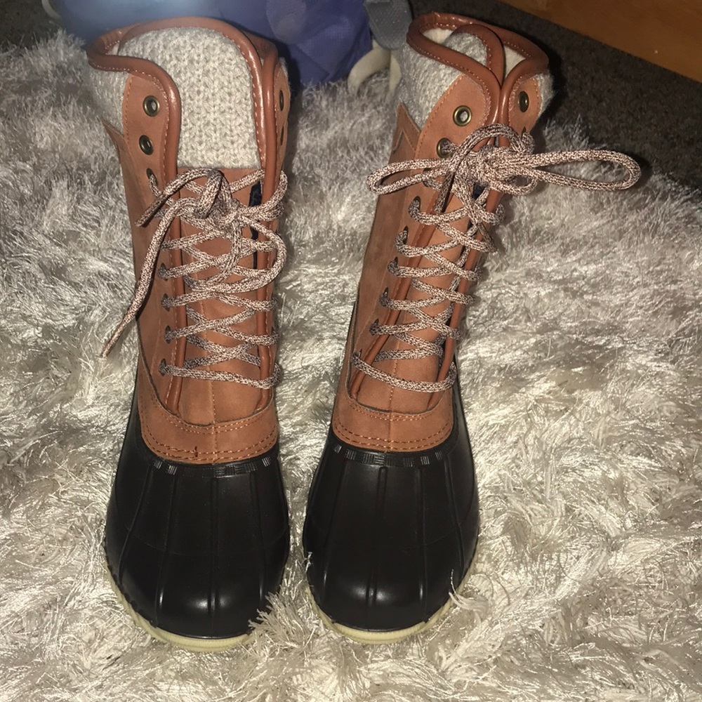 Duck boots